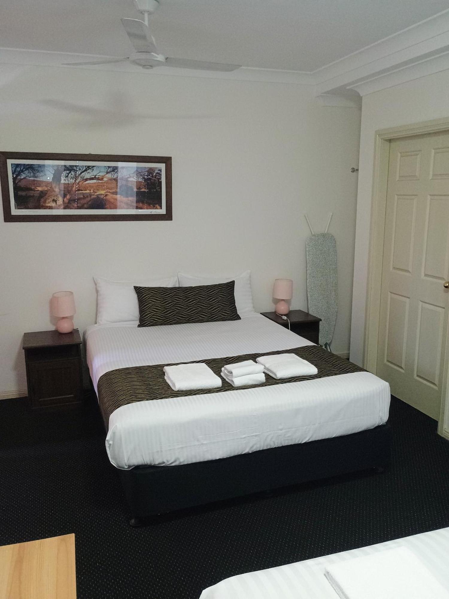 Across Country Motor Inn 达博 外观 照片